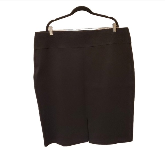 Calvin Klein Gorgeous Plus Size Faux Leather Skirt Size 2X - Picture 4 of 4